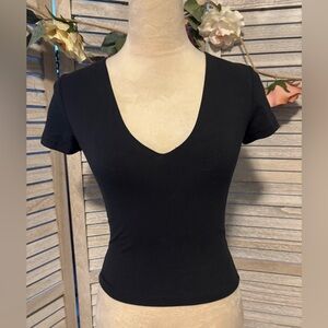 ABERCROMBIE & FITCH Woman’s SZ X-Small Black V-neck T-shirt Soft AF Collection